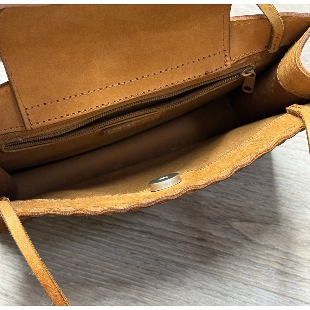 Handcrafted Tan Leather Floral Shoulder Bag - Picture 5 of 16